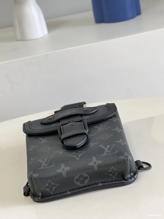 VUITTON SLINGBAG LOUIS SAUMUR 0112